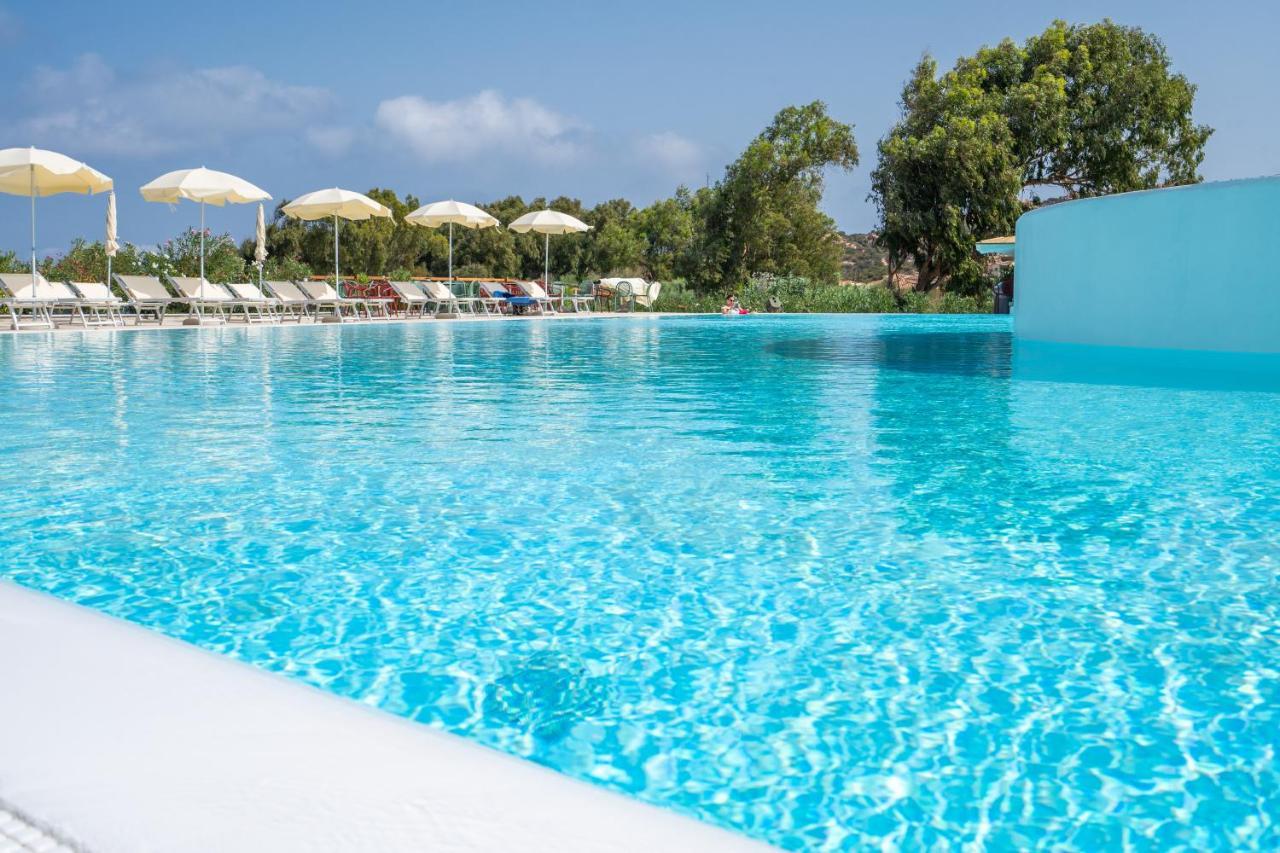 Amareclub Red Sun Village Isola Rossa  Esterno foto