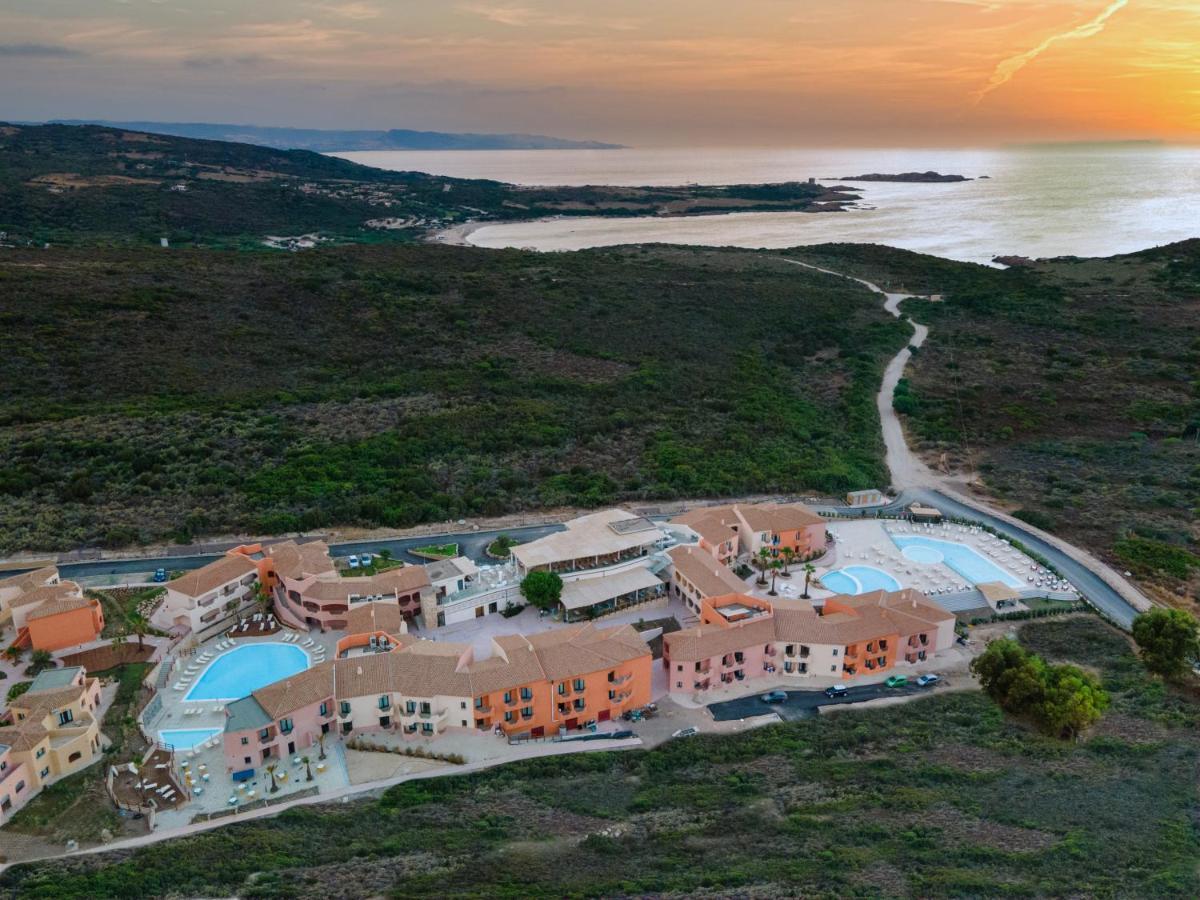 Amareclub Red Sun Village Isola Rossa  Esterno foto