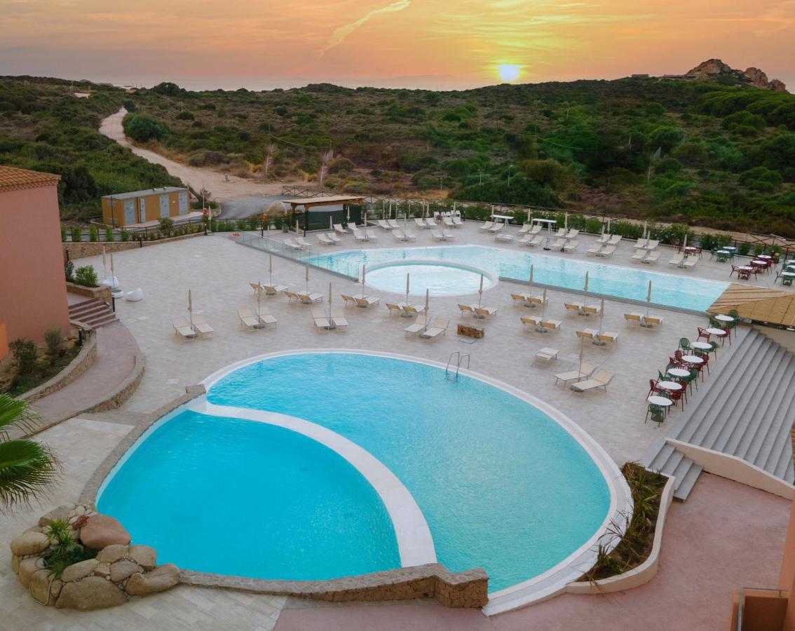Amareclub Red Sun Village Isola Rossa  Esterno foto